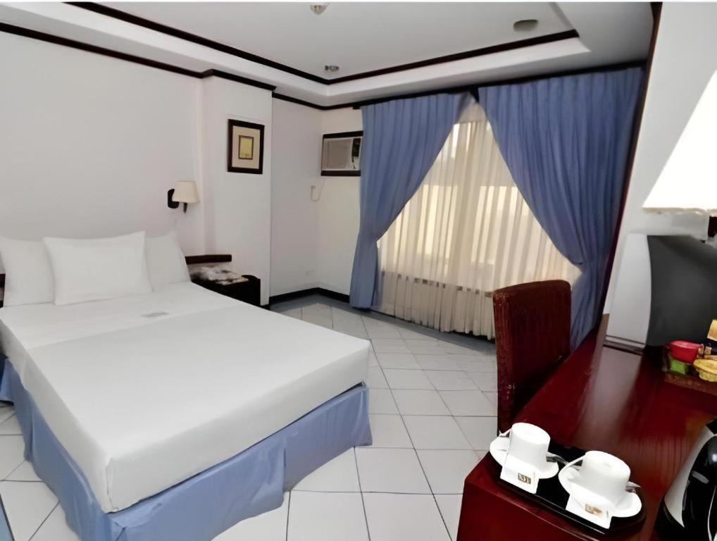 Soledad Suites Panglao Exterior foto